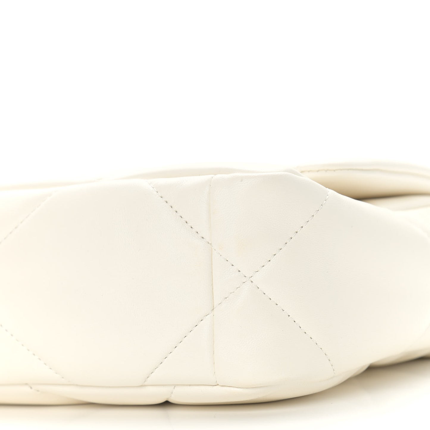 Lambskin Quilted Medium Chanel 19 Flap White