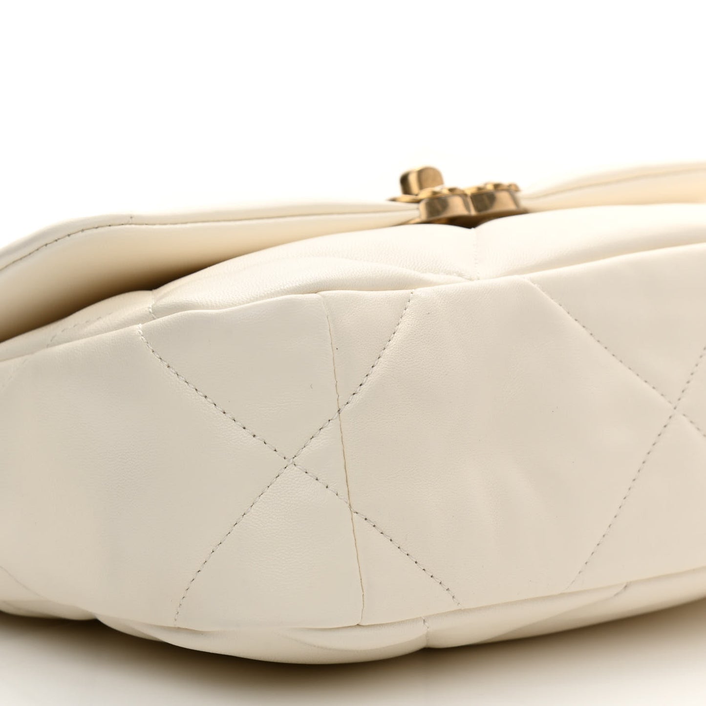 Lambskin Quilted Medium Chanel 19 Flap White