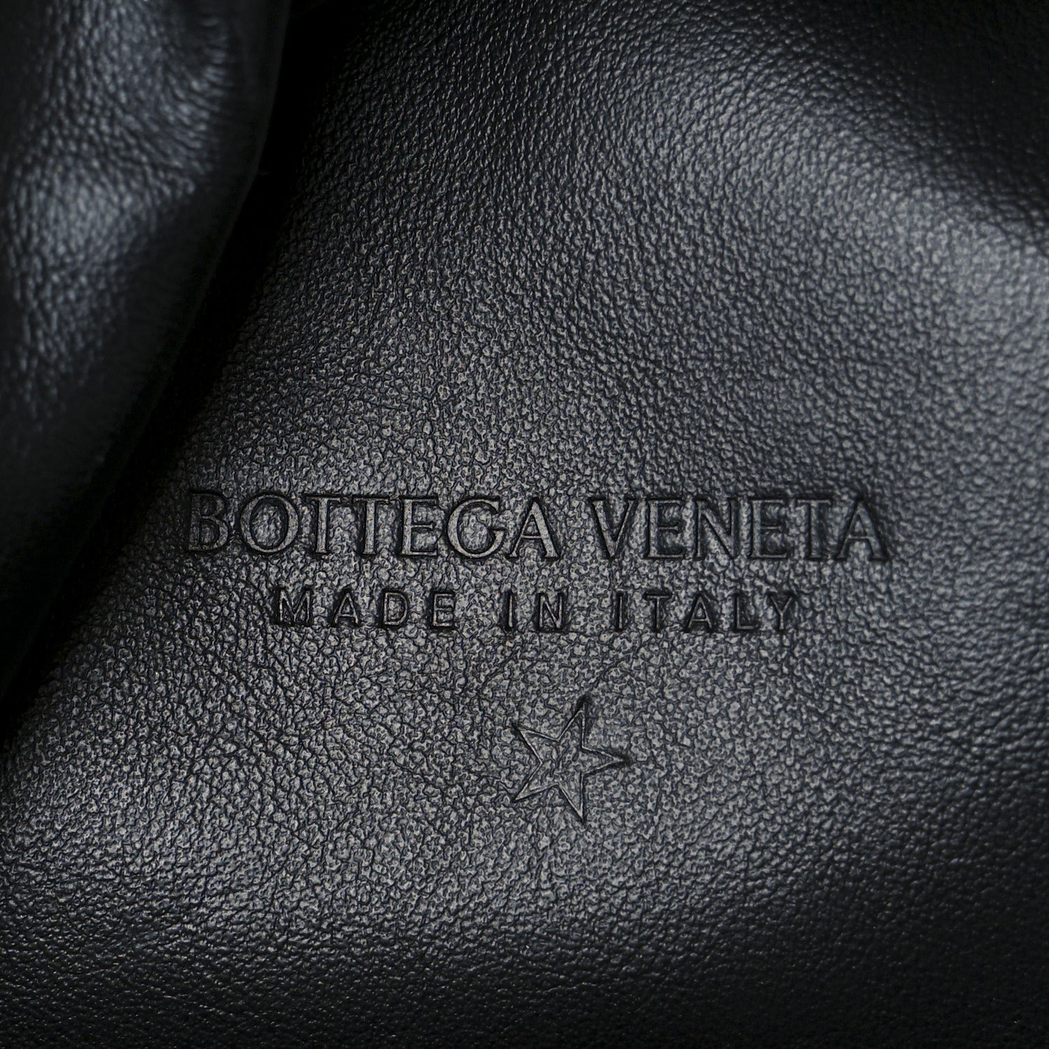 Bottega Veneta Metallic Bark Calfskin Embossed The Pouch Oversized Clutch Oro 6 of 11