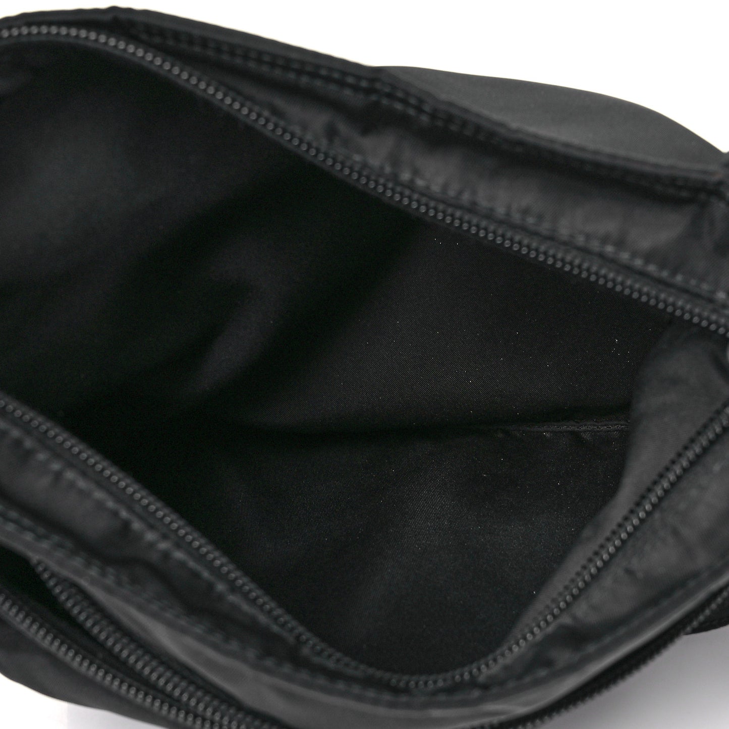 Nylon Vela Messenger Bag Black