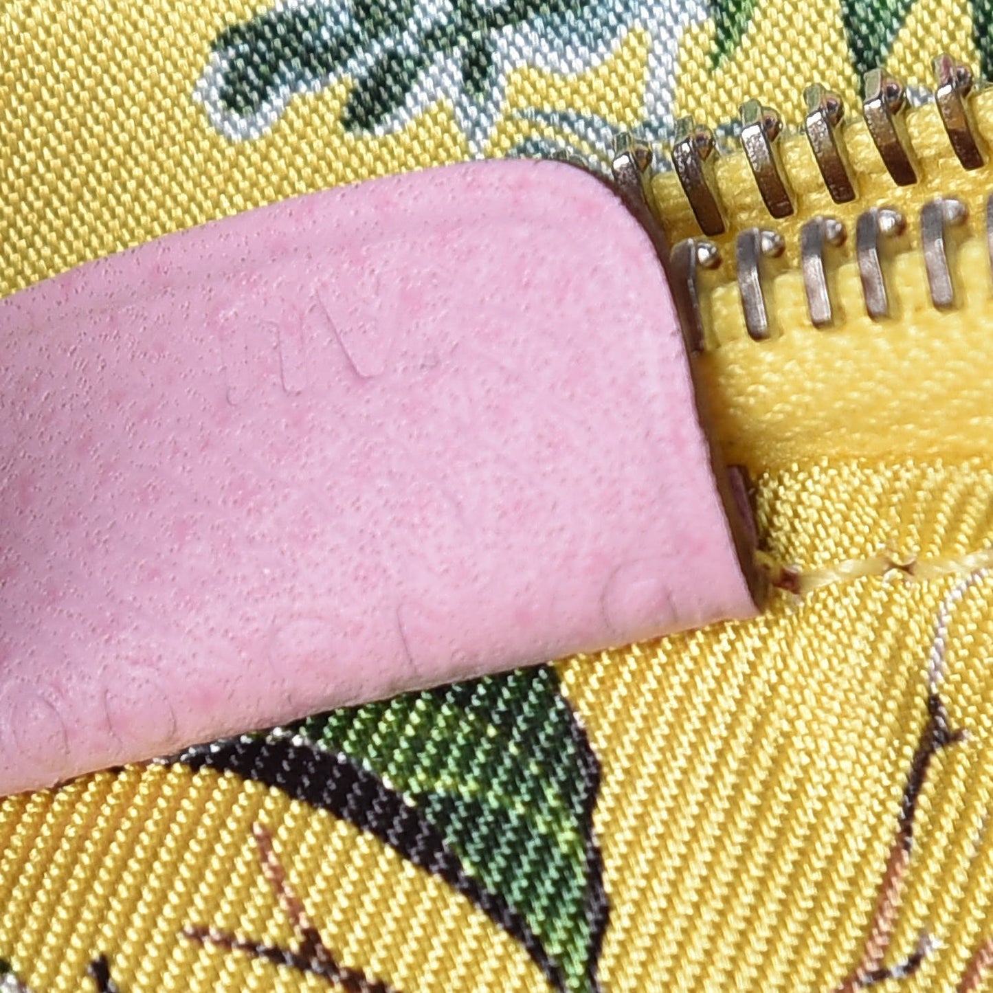 Epsom Silk'in Compact Wallet Mauve Sylvestre