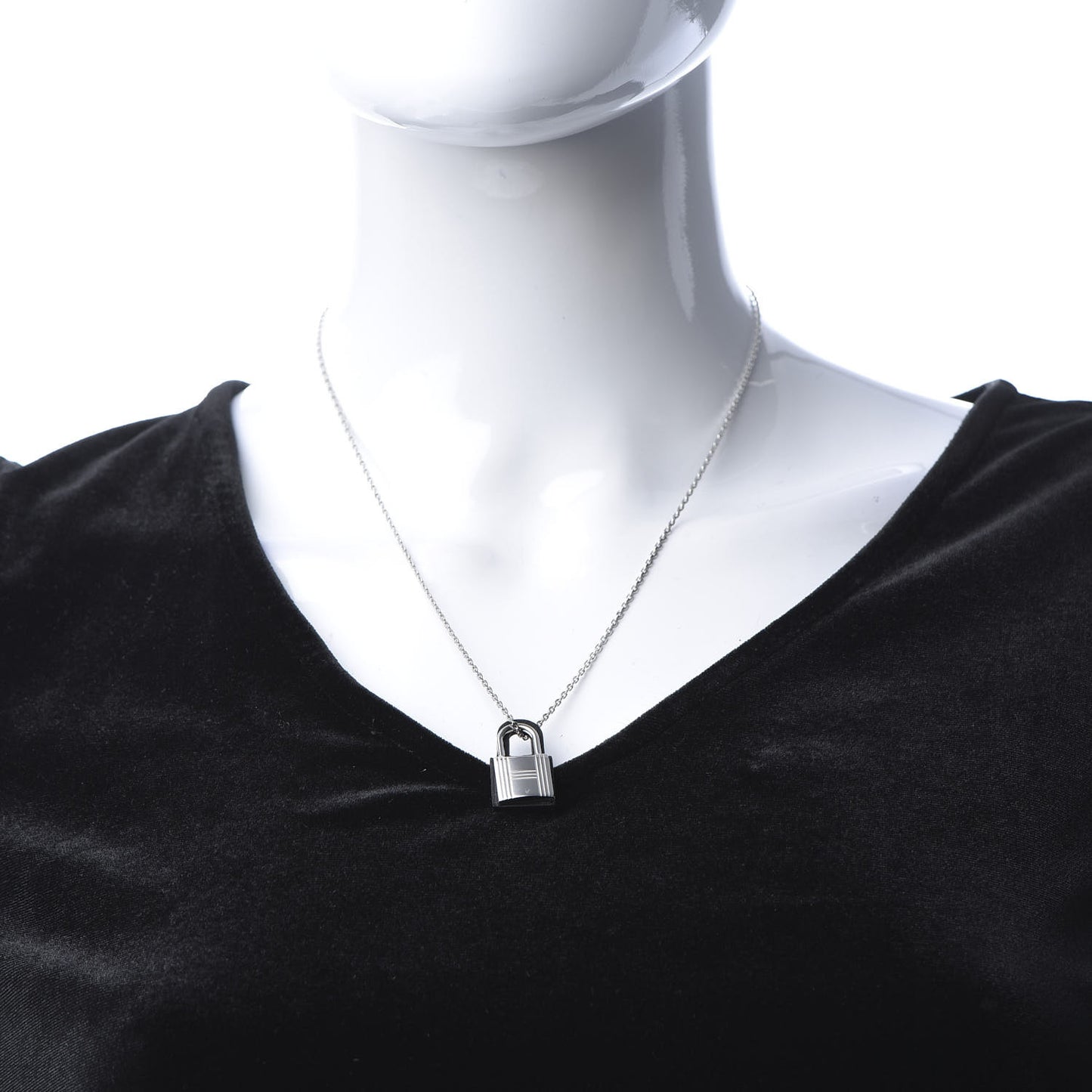 Swift O'Kelly Pendant Necklace Black