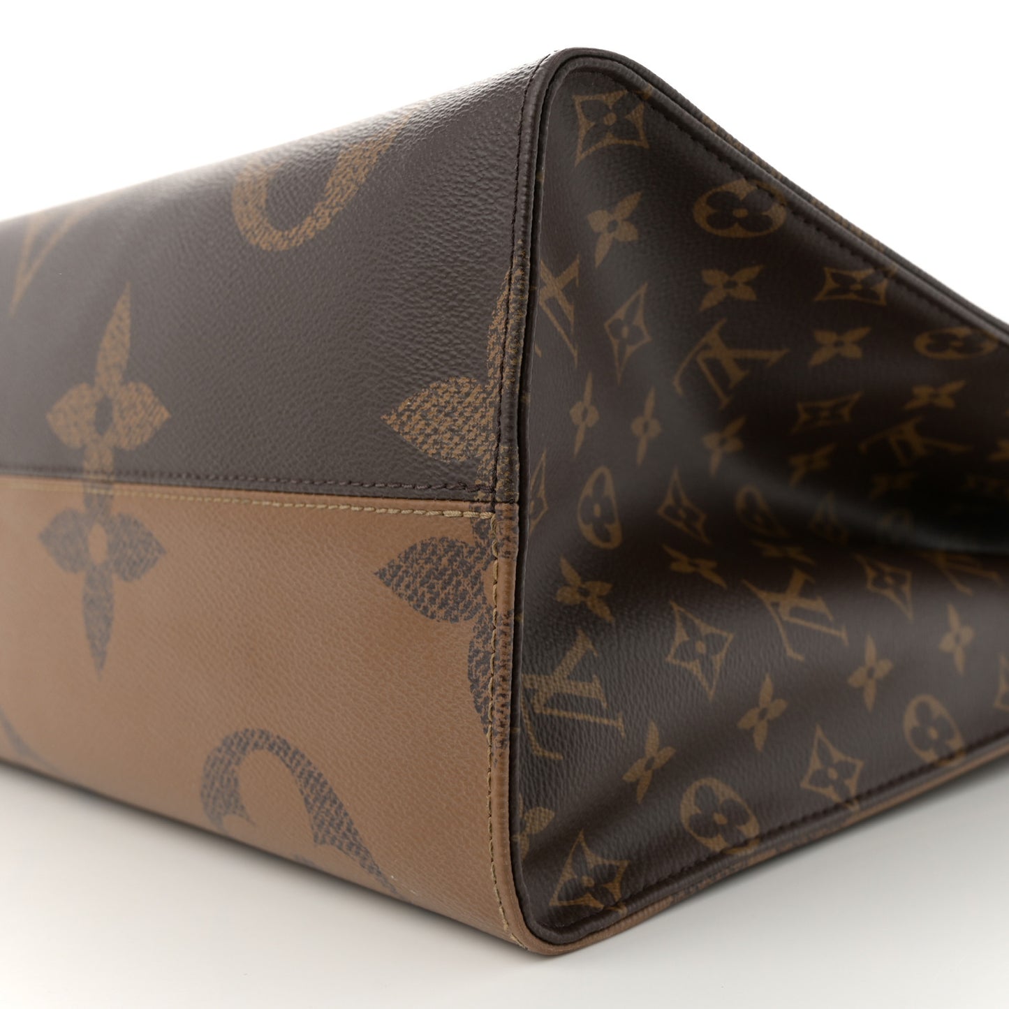 Reverse Monogram Giant Onthego GM