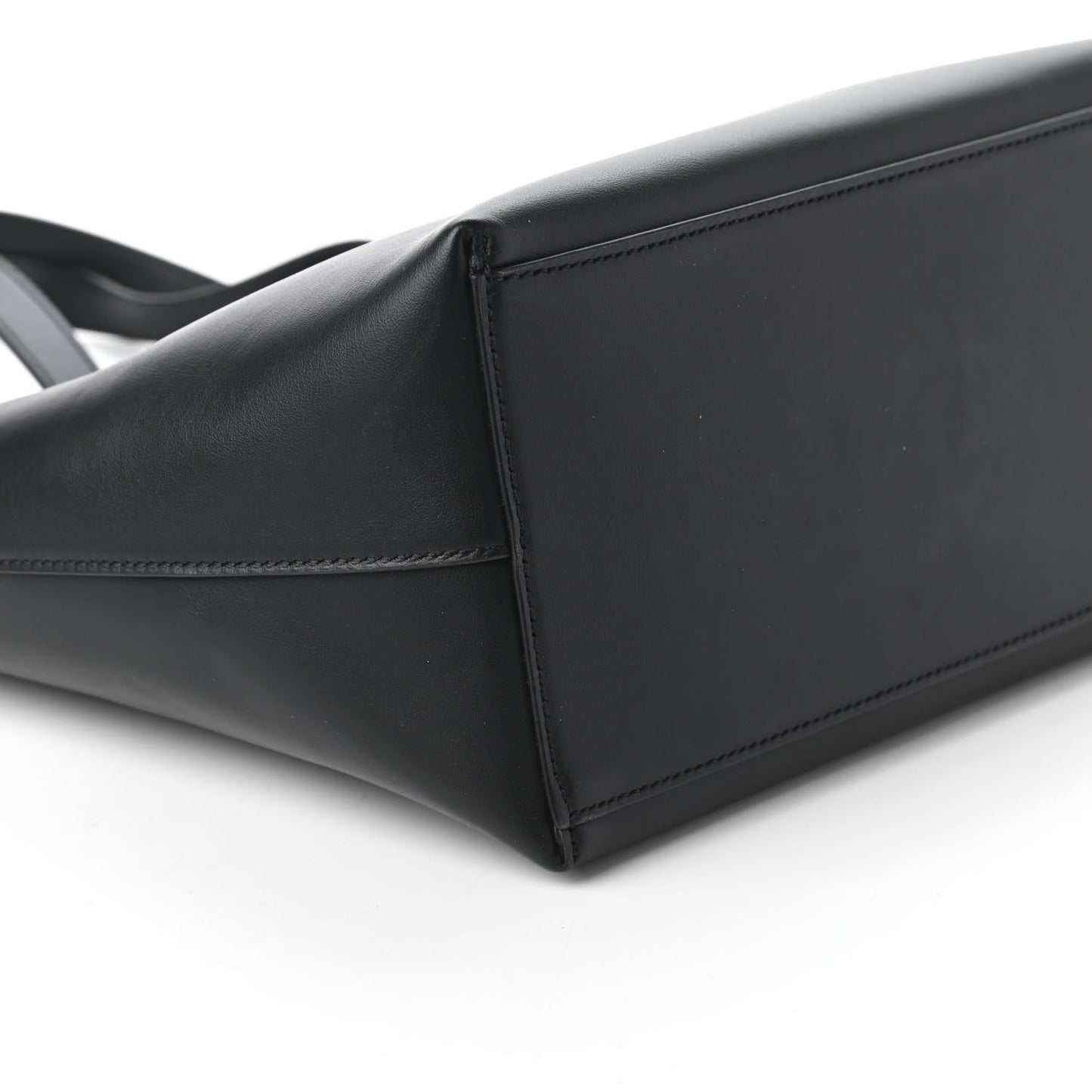 Vitello Virtus Tote Black