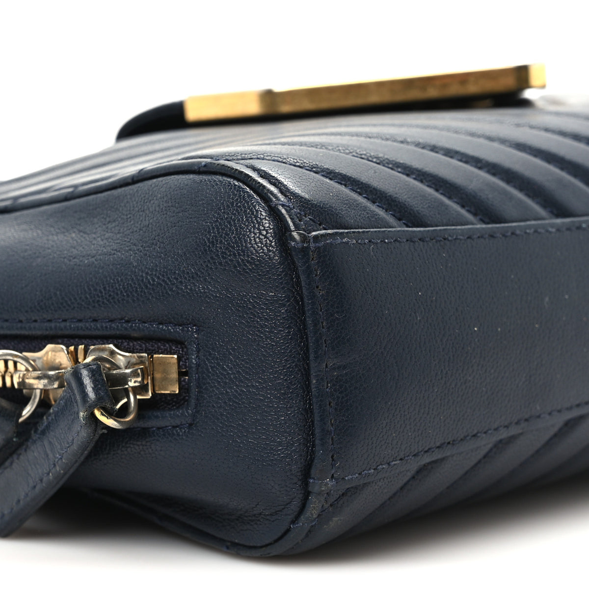 Chanel Shiny Sheepskin Chevron Quilted Collar and Tie Camera Case Navy 8 of 9