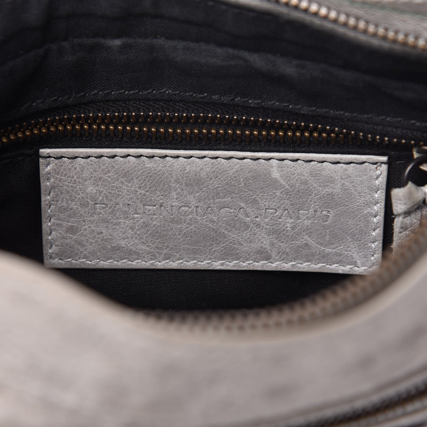 Agneau Classic Hardware Shoulder Bag Argent