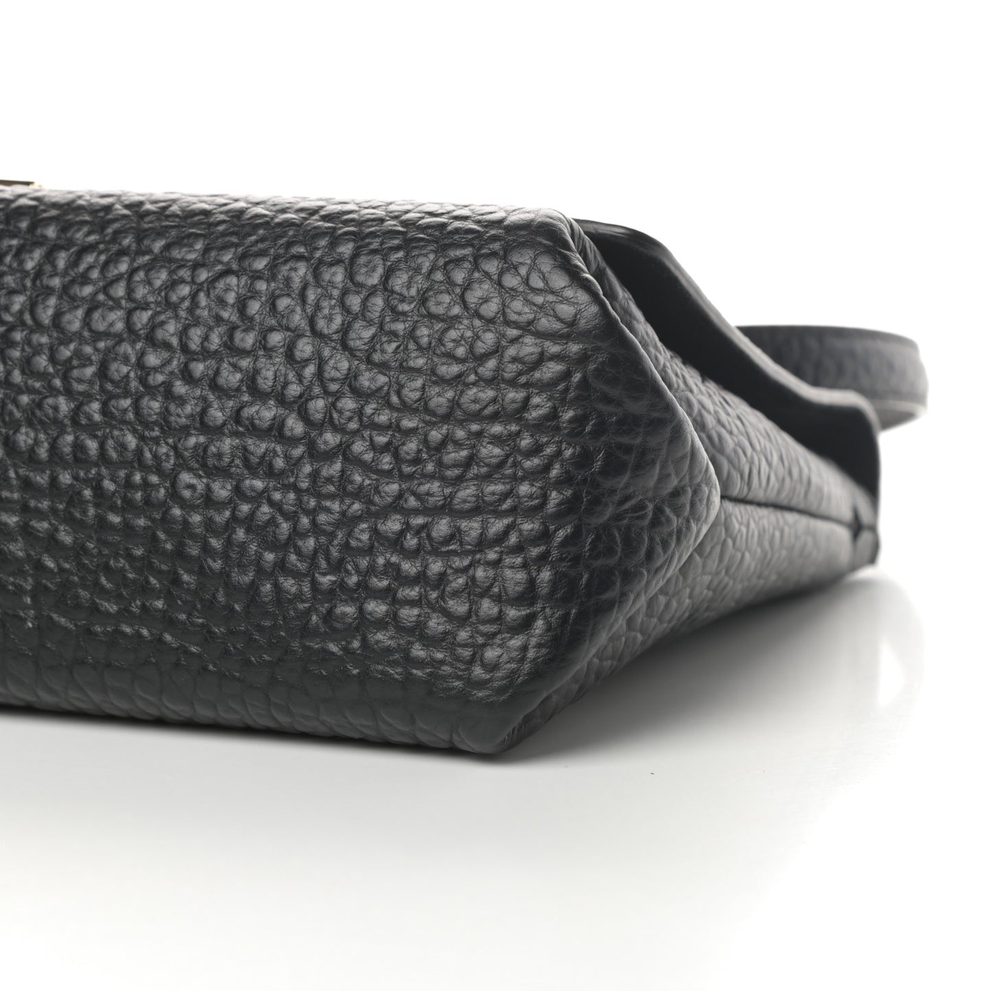 Signature Grain Large Mildenhall Shoulder Bag Black