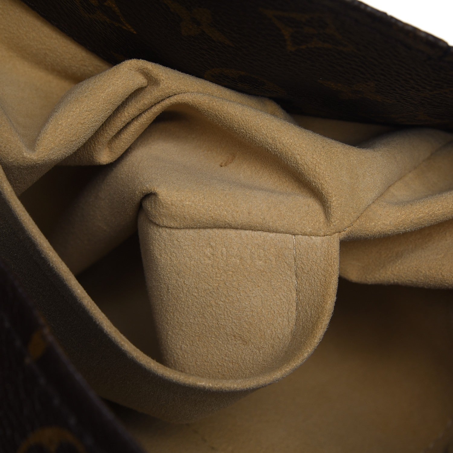 Louis Vuitton Monogram Artsy MM 7 of 10