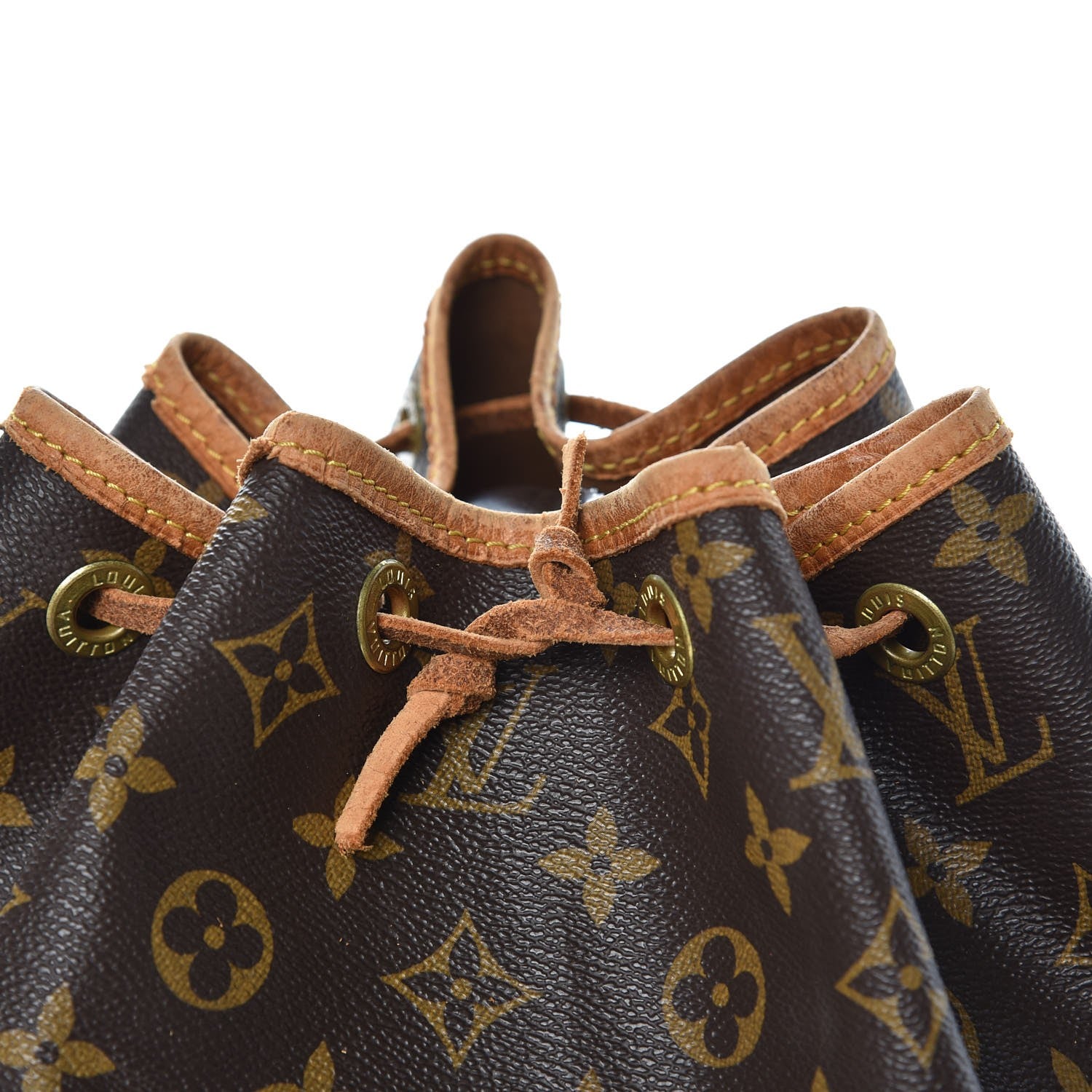 Louis Vuitton Monogram Petit Noe 22 of 31