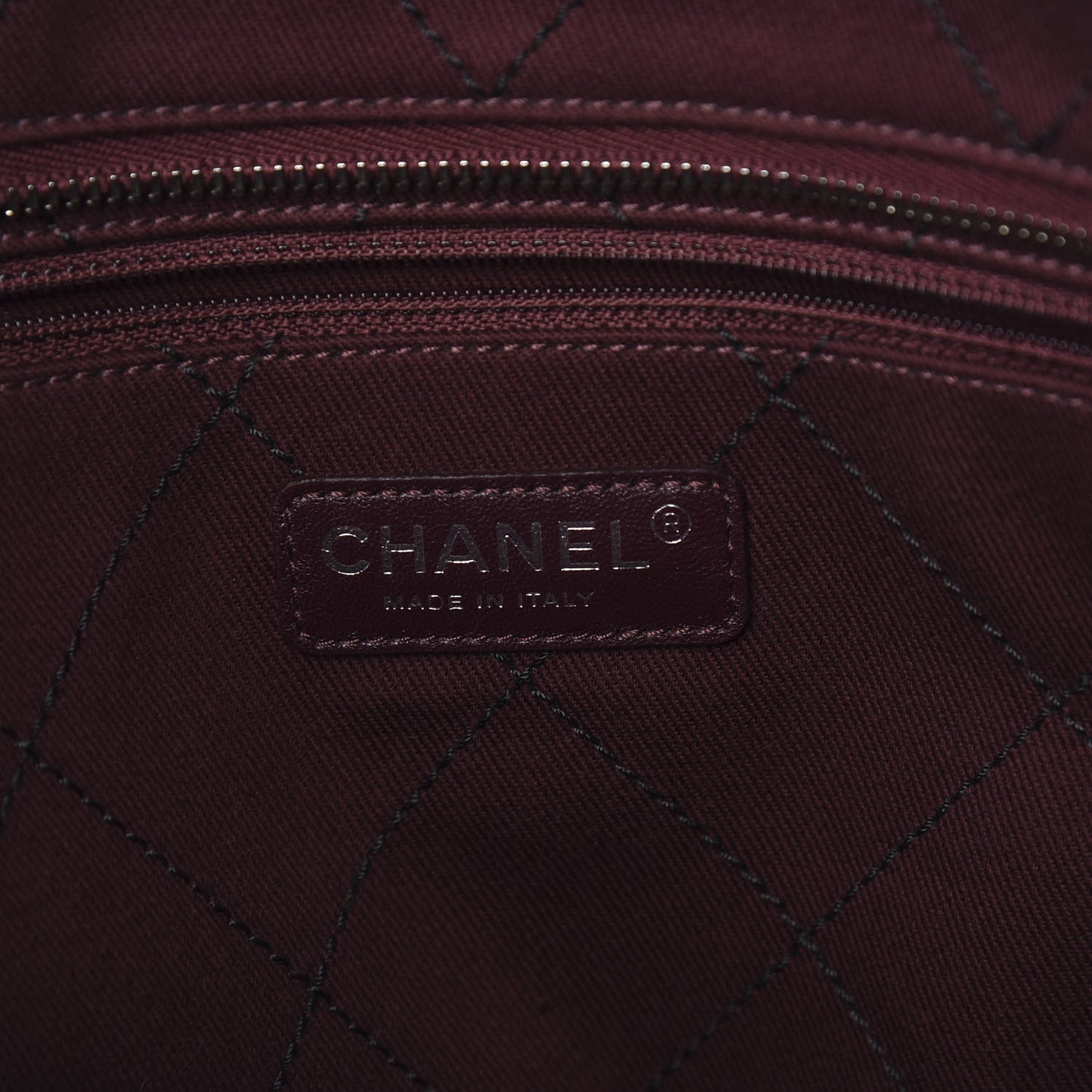 Grained Calfskin Quilted Large Daily Tote Black