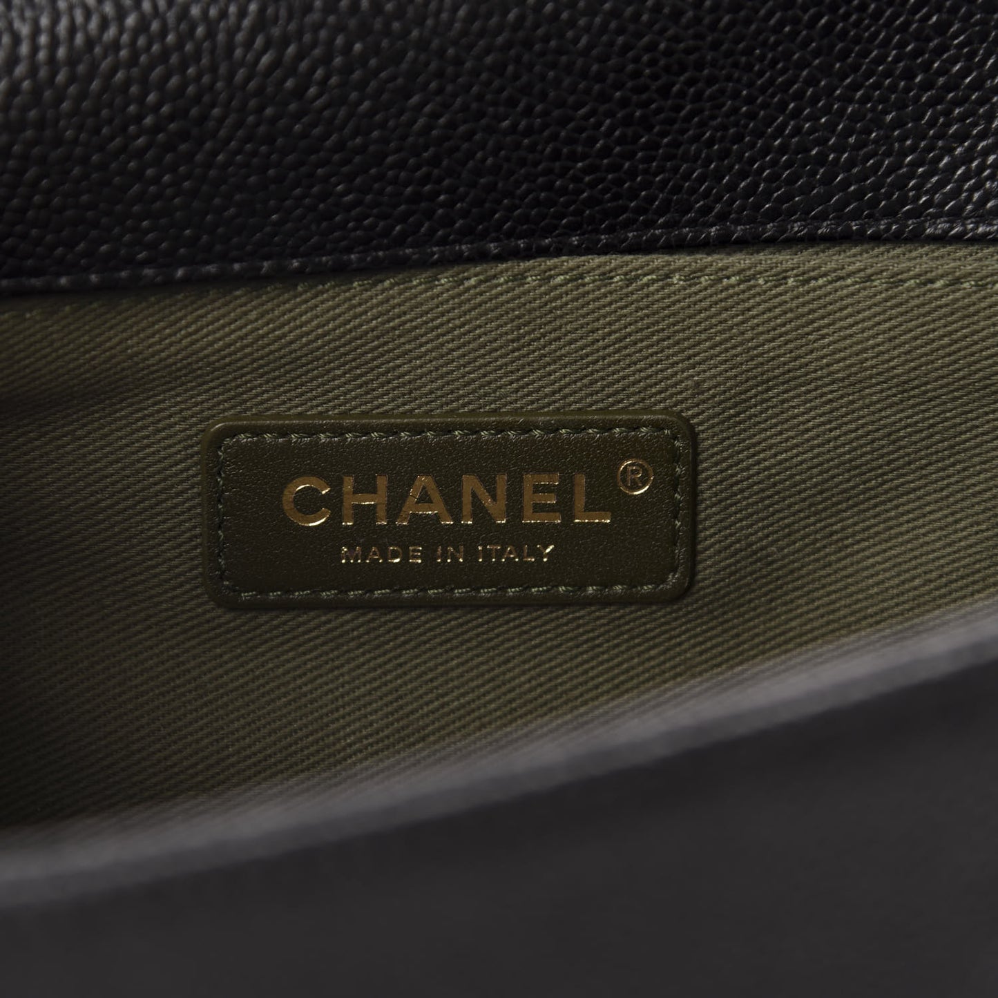 Caviar Quilted Medium Boy Flap Black