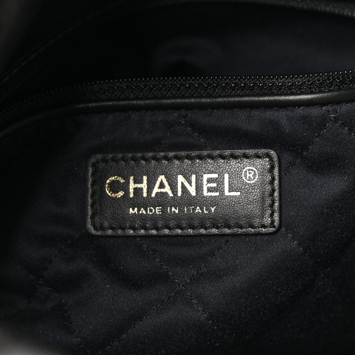 Metallic Calfskin Quilted Chanel 22 Ruthenium