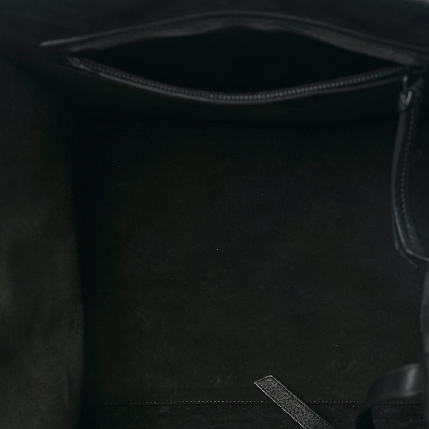 Supple Calfskin Medium Phantom Luggage Black