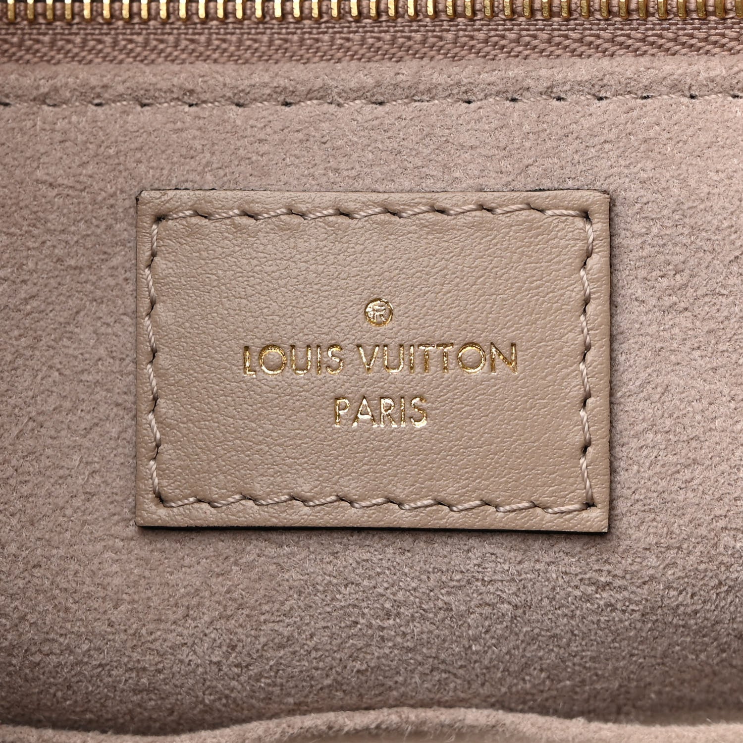 Louis Vuitton Empreinte Monogram Giant Onthego MM Tourterelle 6 of 10