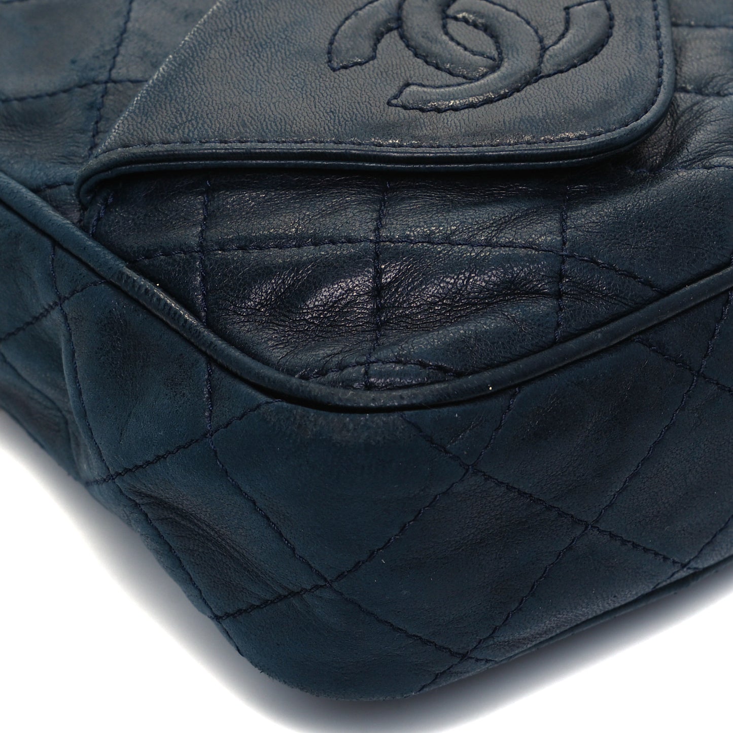 Lambskin Quilted CC Tassel Camera Case Blue
