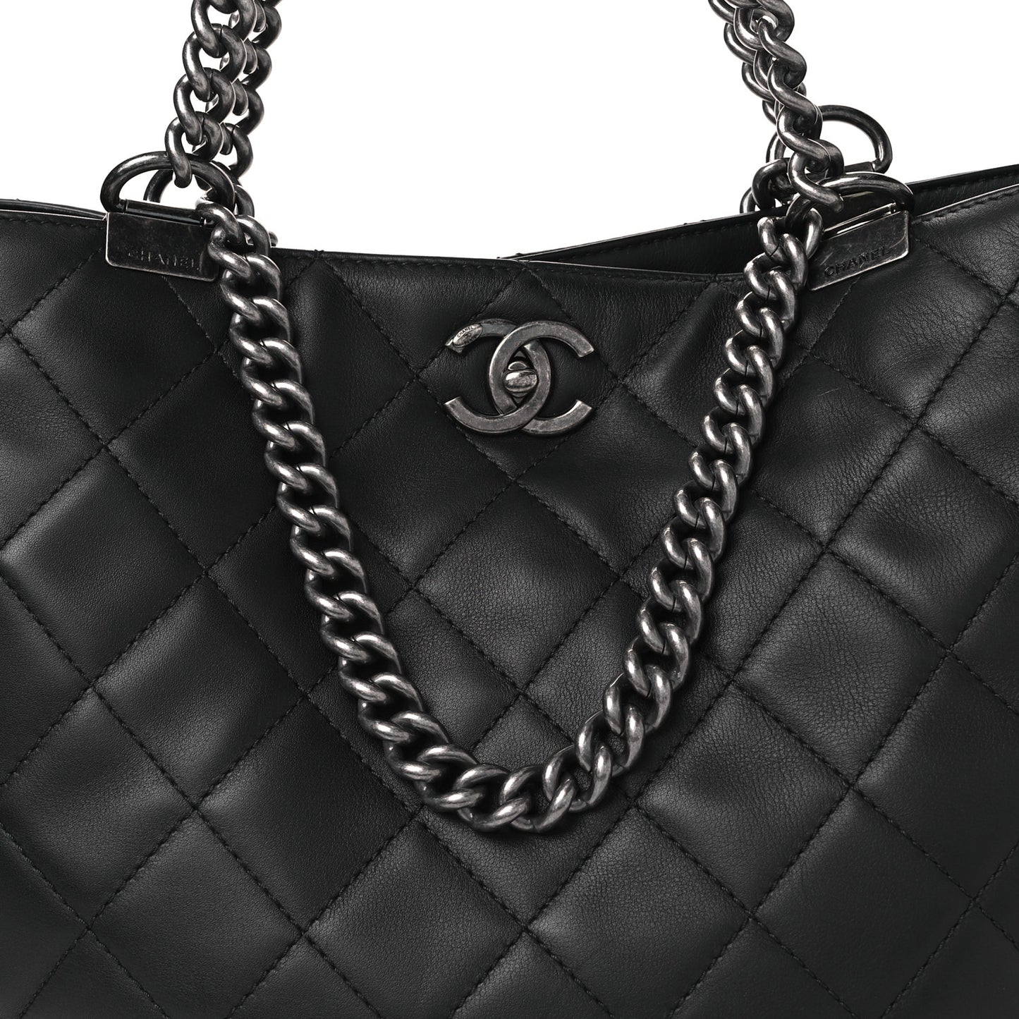 Calfskin Quilted Large Shopping In Chains Tote Black