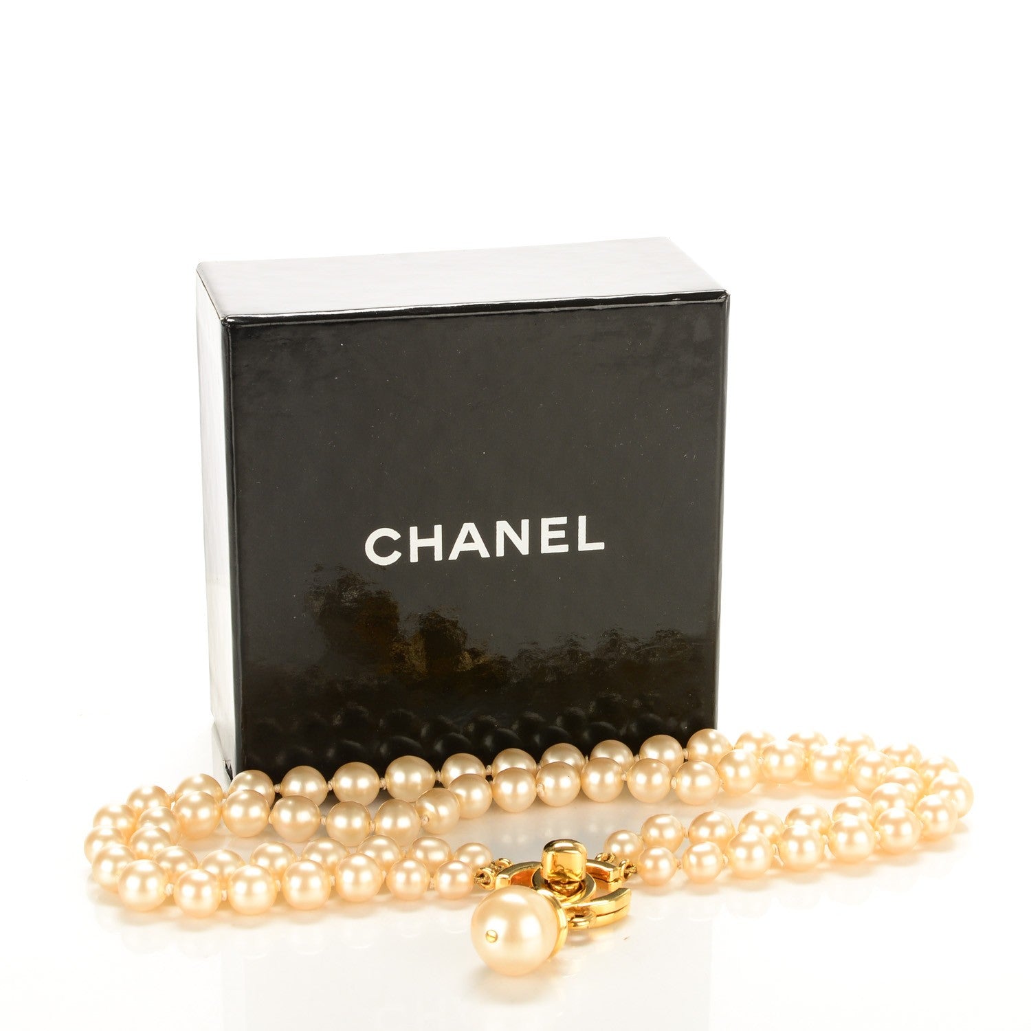 Chanel Pearl CC Turn Lock Short Necklace Gold 5 of 5