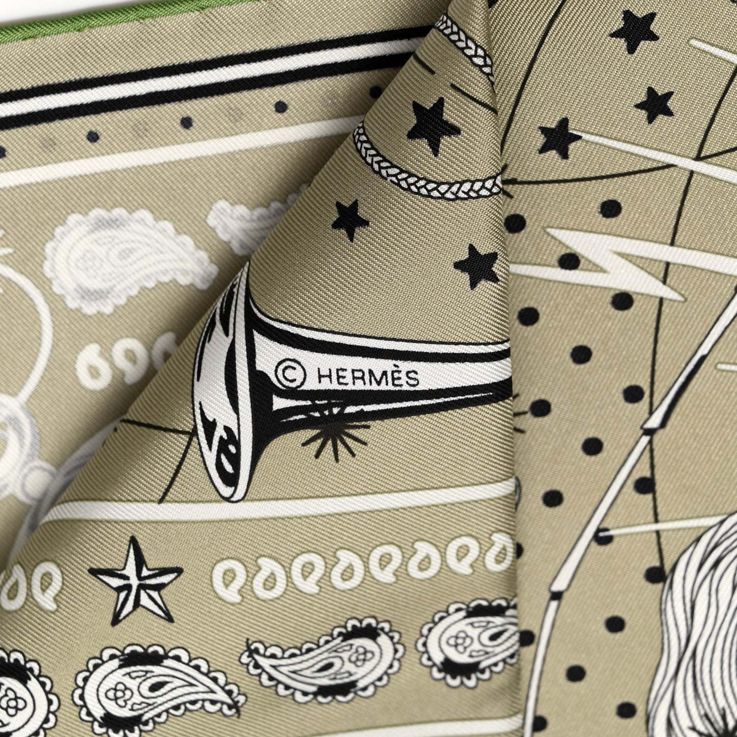 Silk Chorus Stellarum Bandana Scarf 55 Vert Argile White Black
