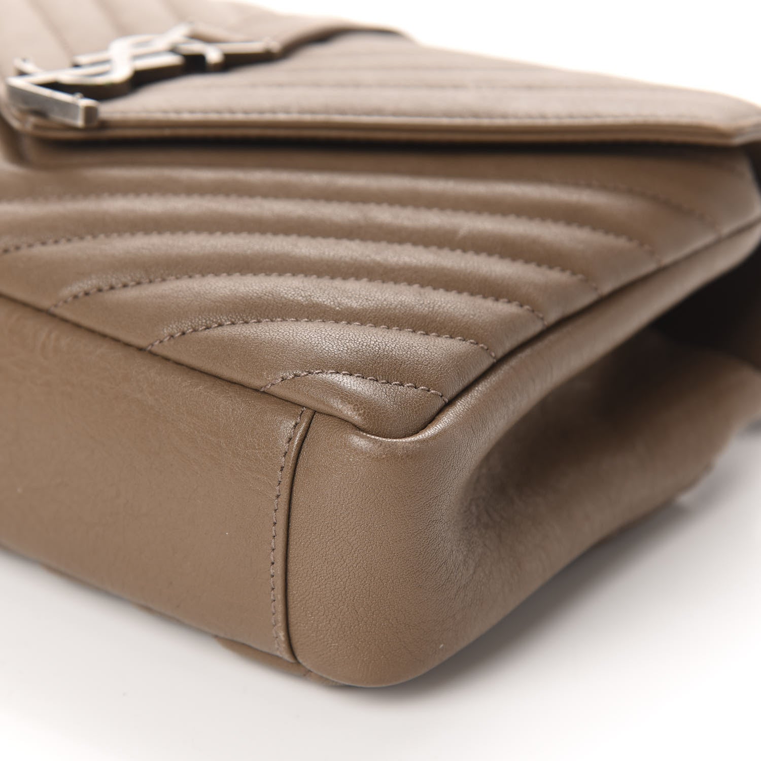 Saint Laurent Sheepskin Matelasse Chevron Monogram Medium College Bag Fard 8 of 12