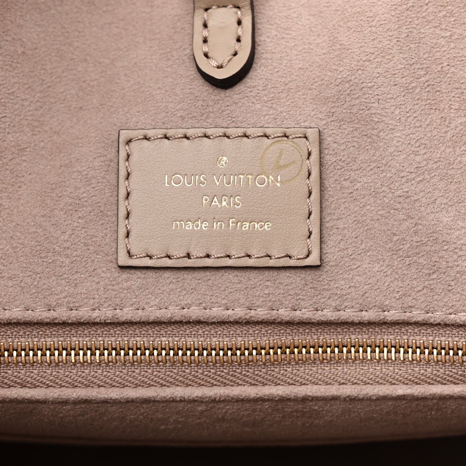 Louis Vuitton Empreinte Monogram Giant Onthego MM Tourterelle Creme 6 of 9