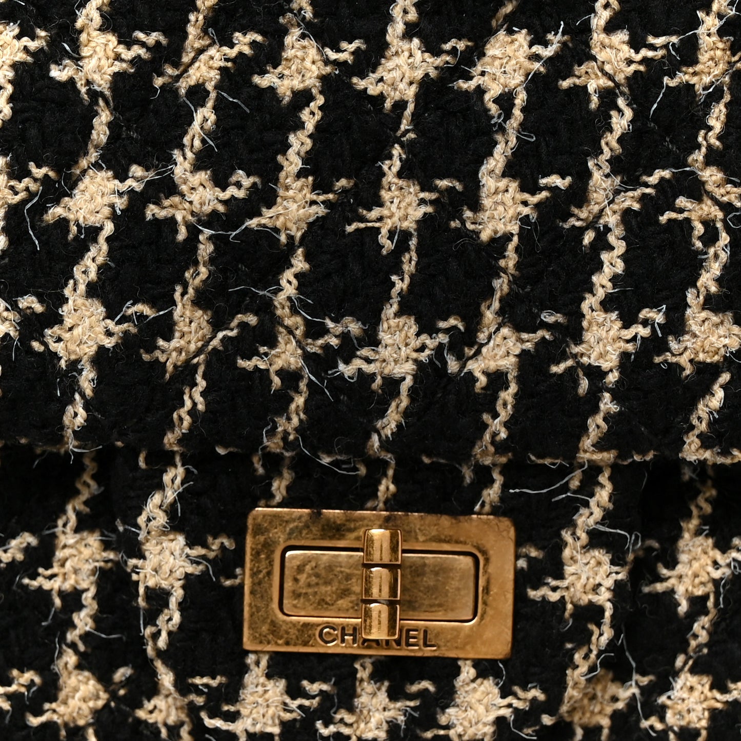 Fantasy Tweed 2.55 Reissue 225 Flap Black White