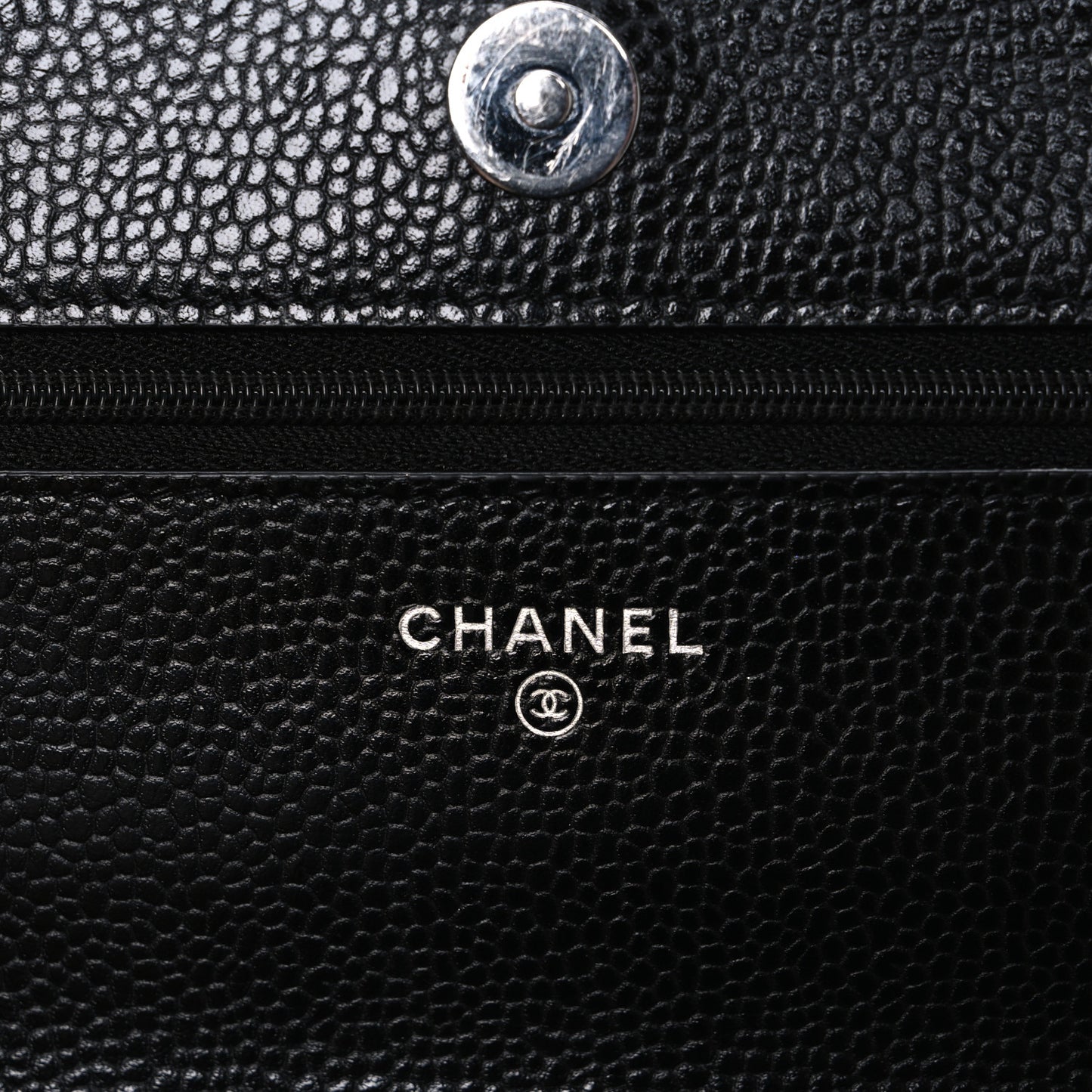 Caviar Quilted Wallet on Chain WOC Black