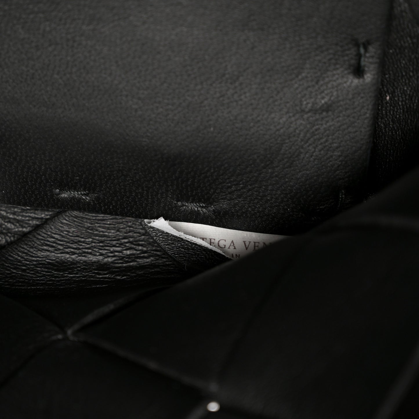 BOTTEGA VENETA Nappa Maxi Cabat 30 Black