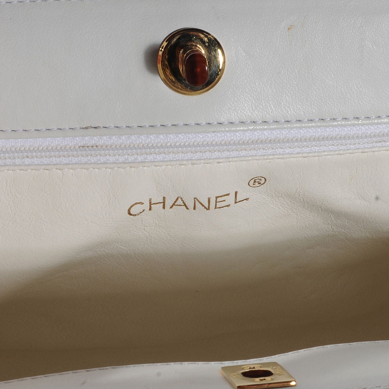 Chanel Lambskin Tortoise Handle Tote White 8 of 9
