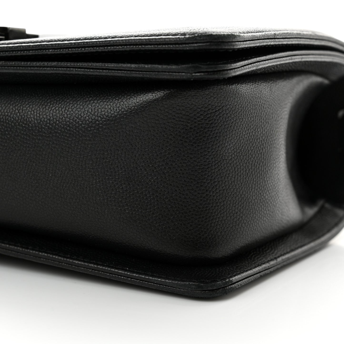 Caviar Quilted Medium Boy Flap So Black