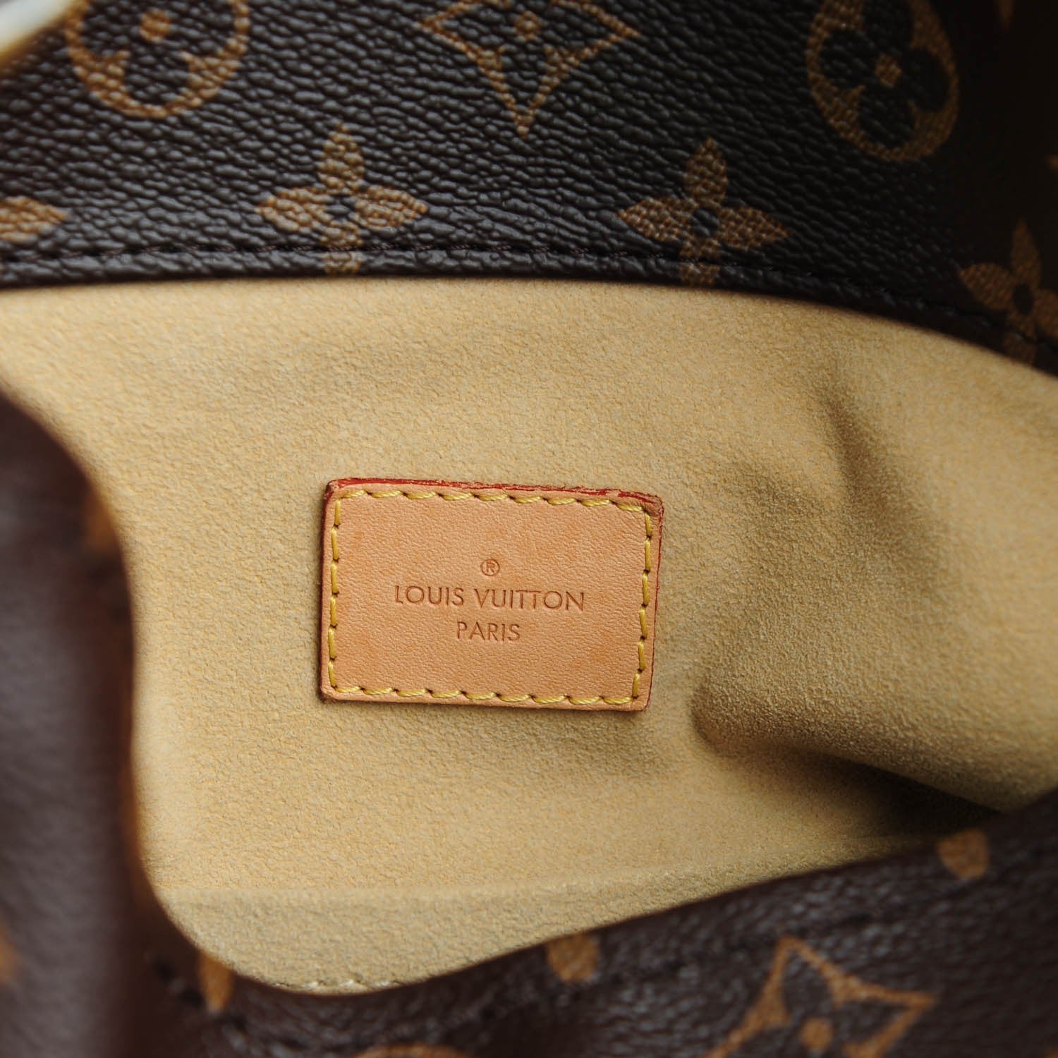 Louis Vuitton Monogram Artsy MM 6 of 8