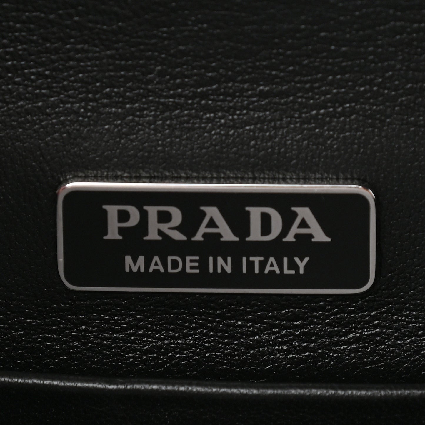 Metallic Vitello Saffiano Cahier Bag Ferro Black