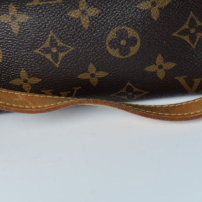Louis Vuitton Monogram Totally MM 20 of 23