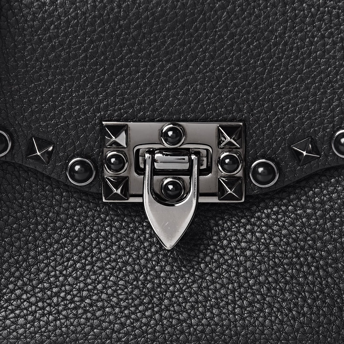 Pebbled Calfskin Onyx Medium Guitar Strap Rockstud Rolling Flap Saddle Bag Black
