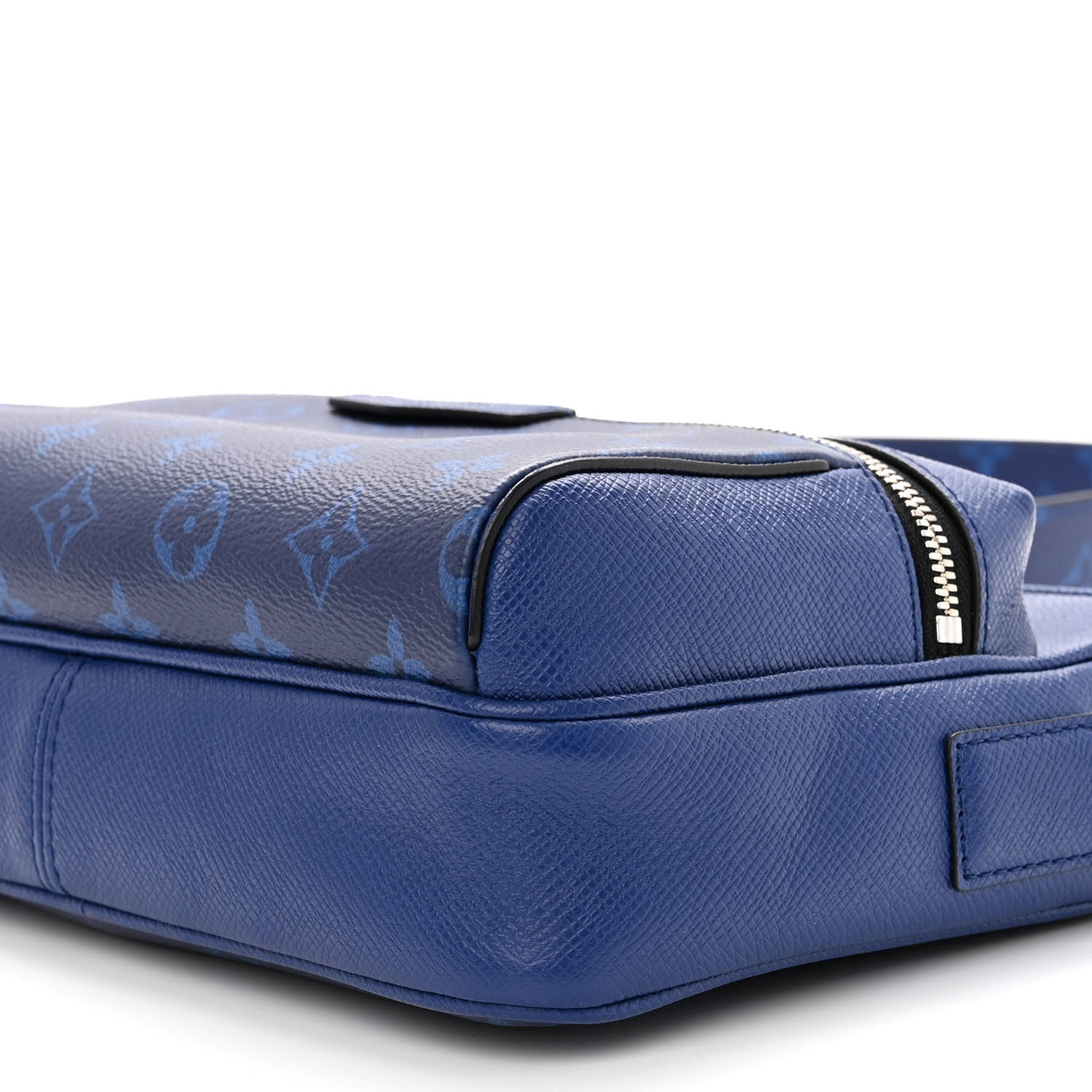 Louis Vuitton Taiga Monogram Outdoor Messenger Cobalt 9 of 9