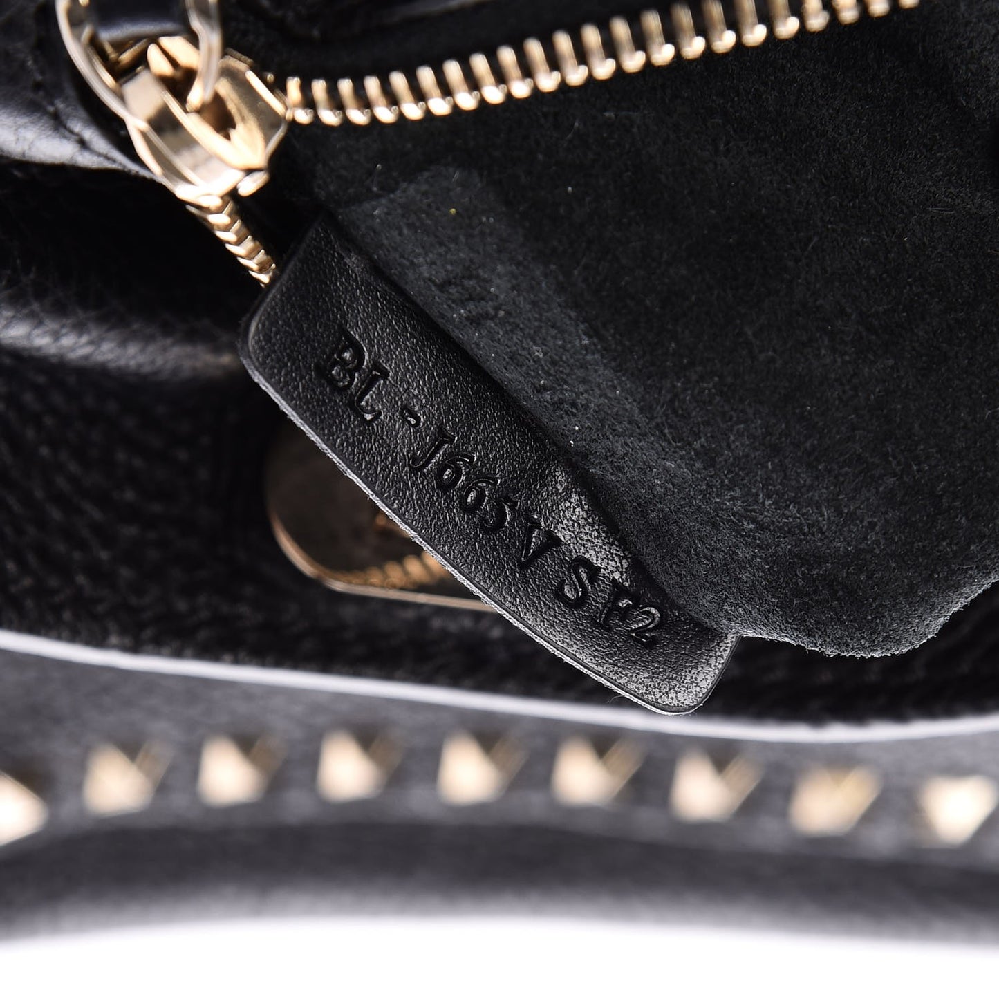 Pebbled Calfskin Large Rockstud Flip-Lock Messenger Bag Black