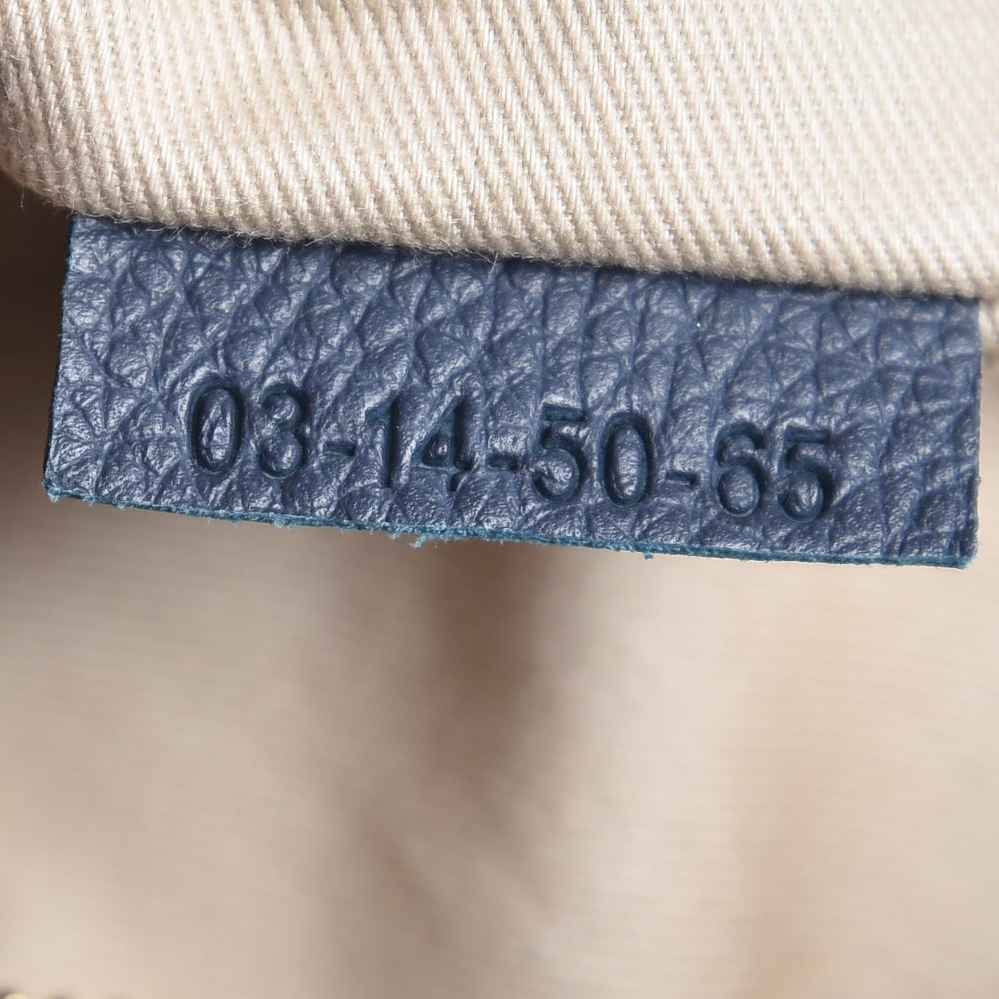 Calfskin Medium Paraty Navy