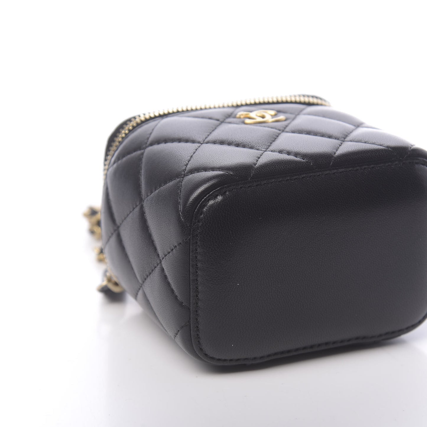 Lambskin Quilted Mini Pearl Crush Vanity Case With Chain Black