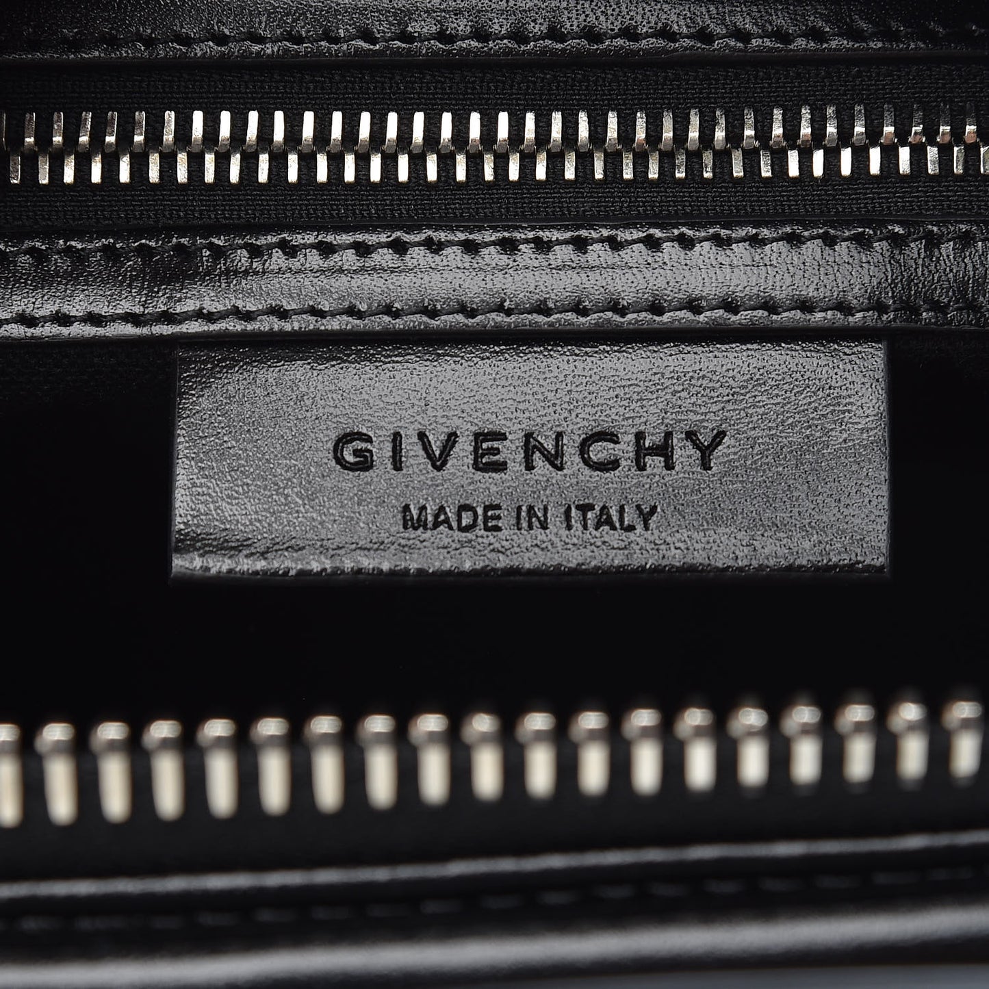 Shiny Lord Calfskin Small Antigona Black