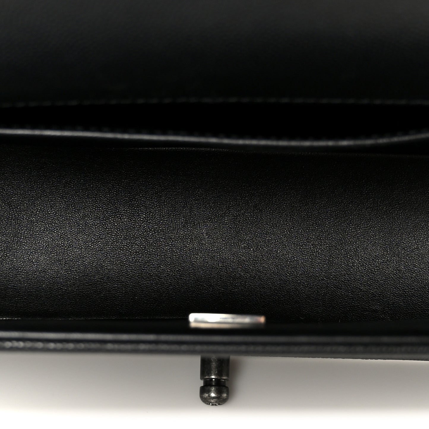 Caviar Quilted Medium Boy Flap Black