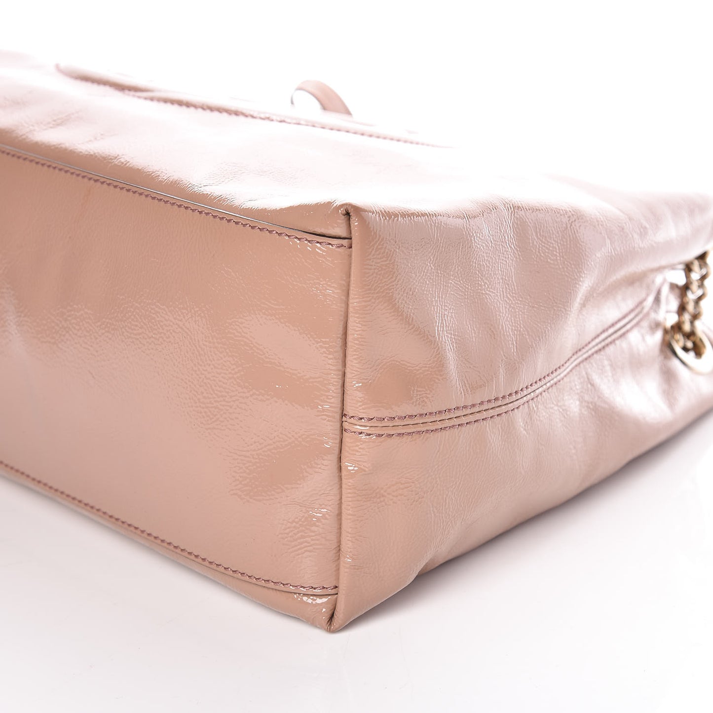 Patent Medium Soho Chain Shoulder Bag Dark Cipria
