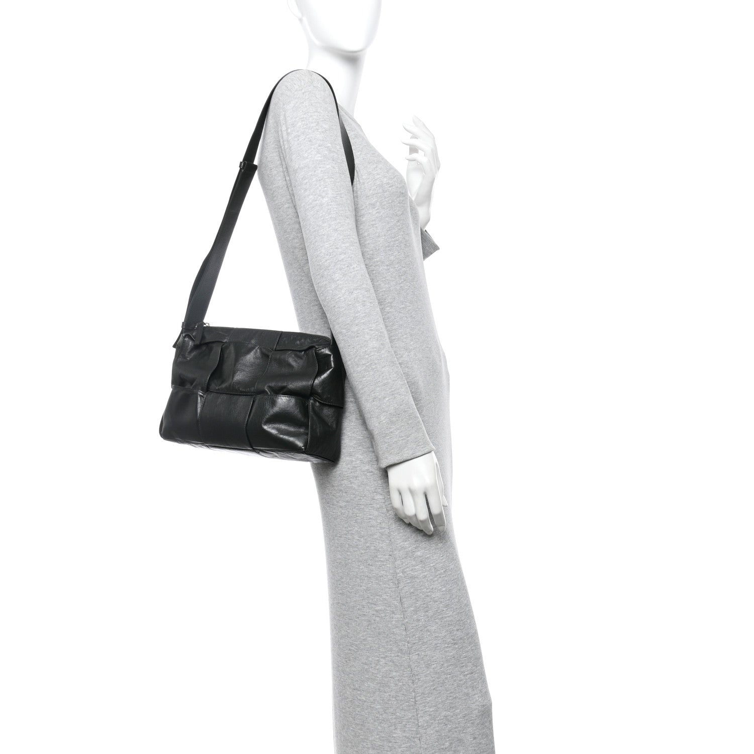 Bottega Veneta Paper Calfskin Maxi Intreccio Medium Arco Camera Bag Camping 2 of 9
