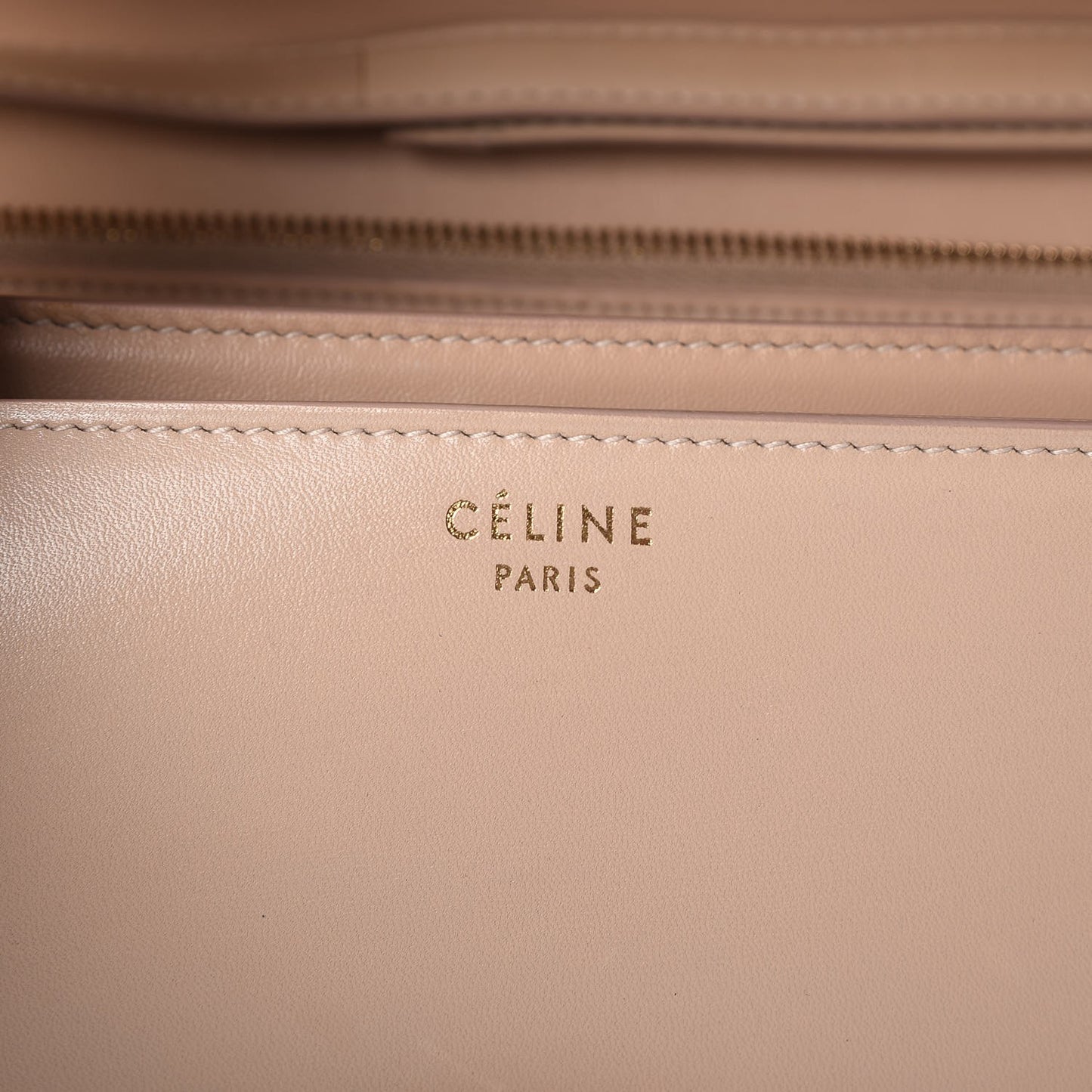Box Calfskin Large Classic Box Flap Bag Powder