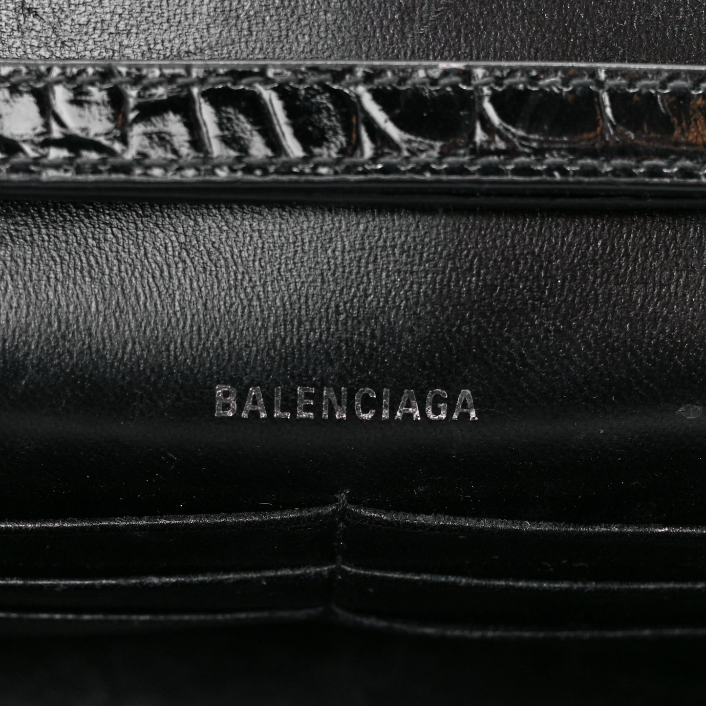 Shiny Calfskin Monochrome Crocodile Embossed Hourglass Chain Bag Black