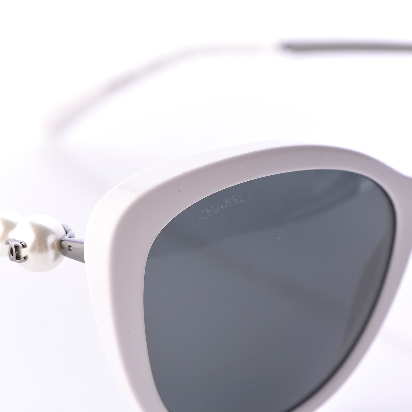 Acetate Pearl Butterfly Sunglasses 5338-H White