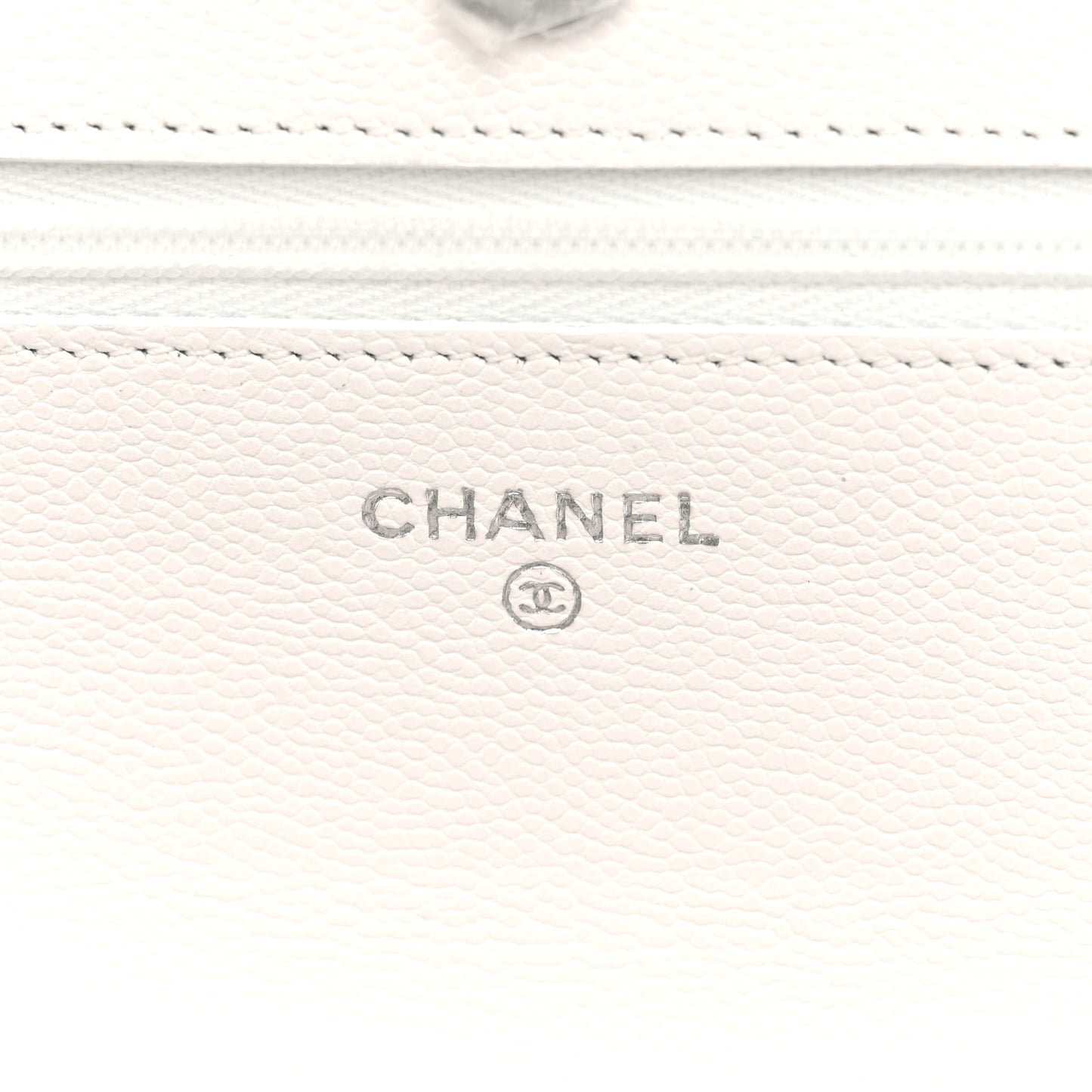 Caviar Quilted Wallet on Chain WOC White