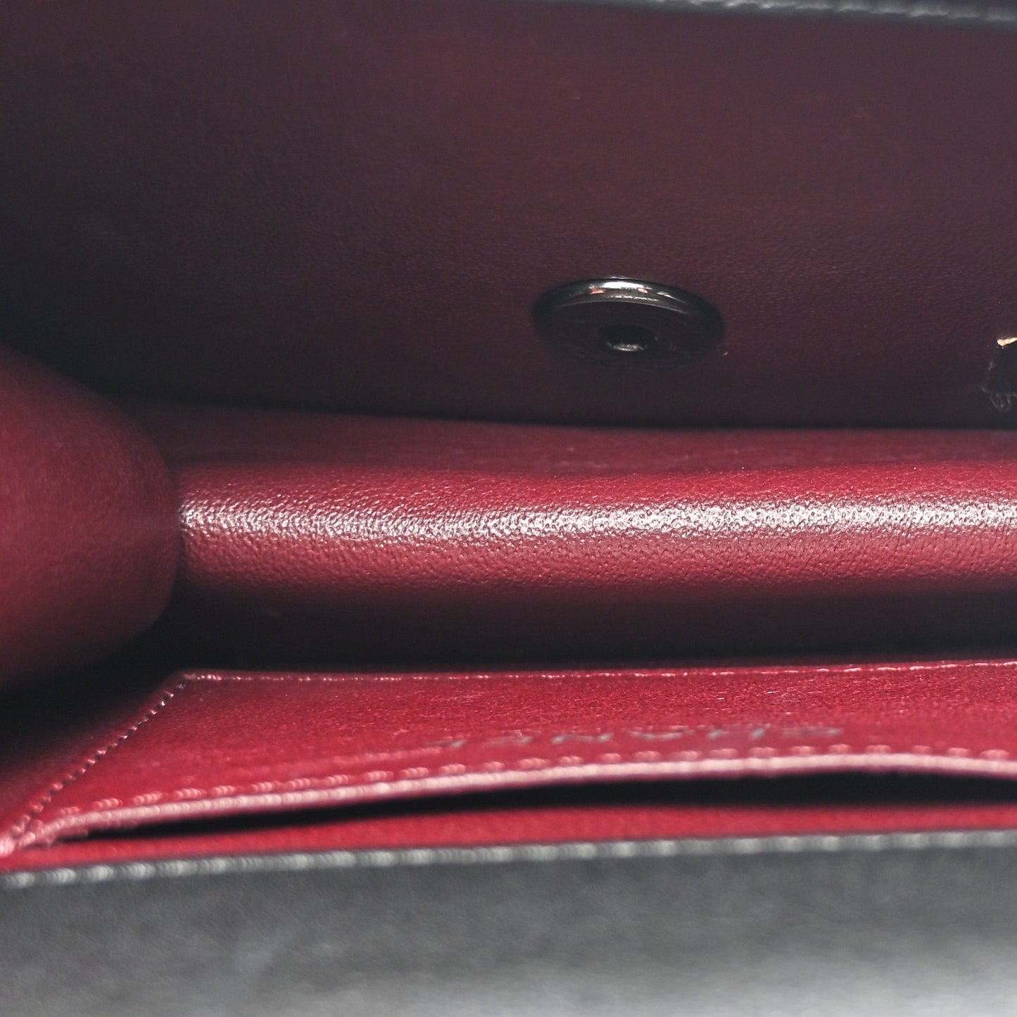 Calfskin Mini Propeller Flap Black