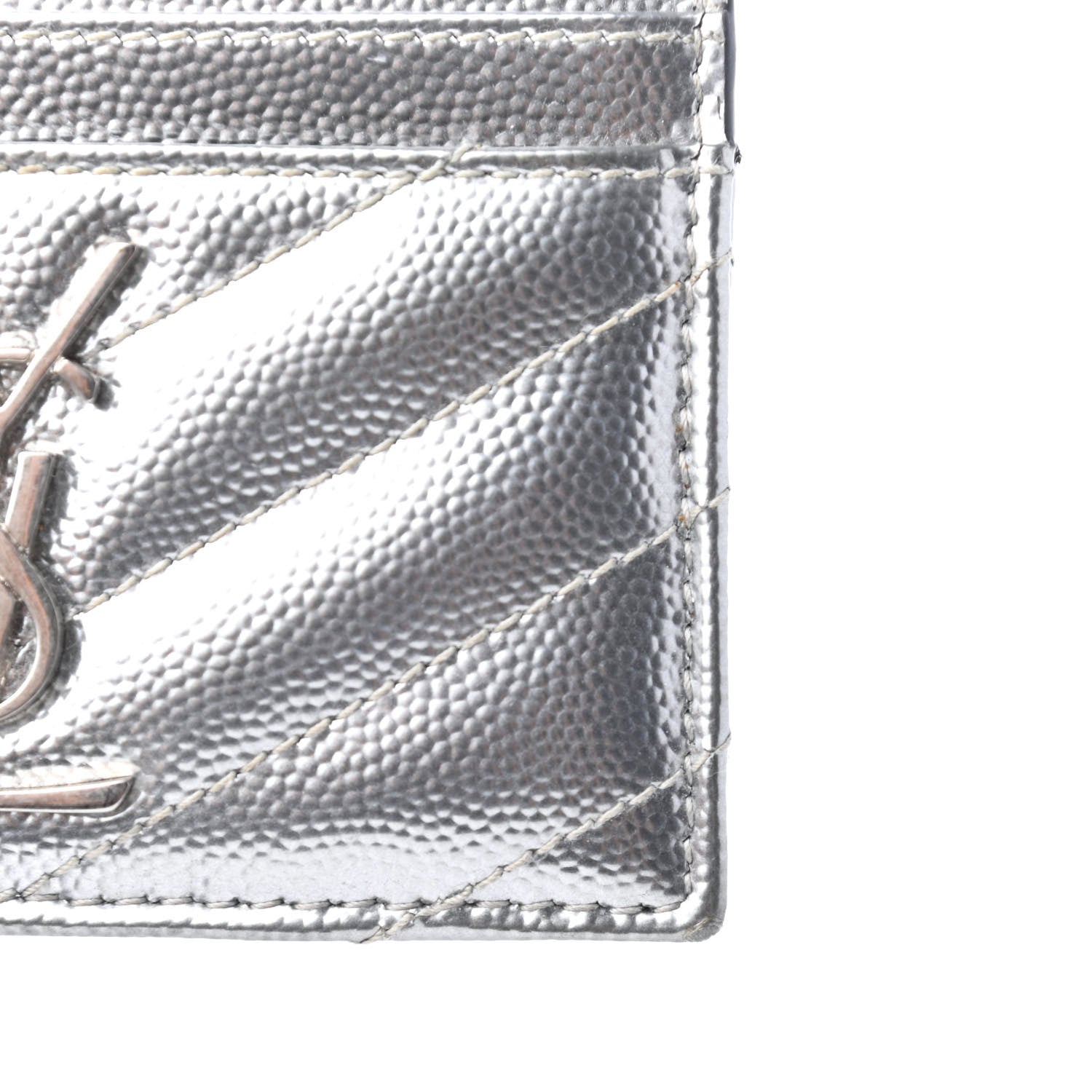 Saint Laurent Metallic Grain De Poudre Matelasse Chevron Monogram Credit Card Case Argento 7 of 9