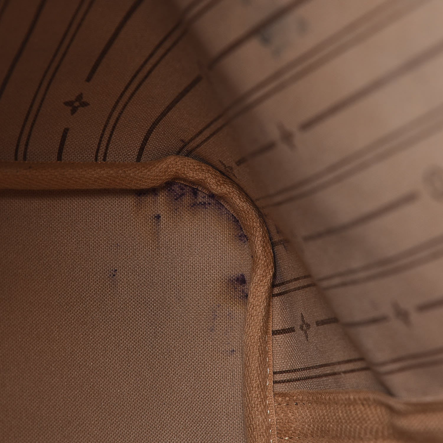 Louis Vuitton Monogram Neverfull MM 10 of 19