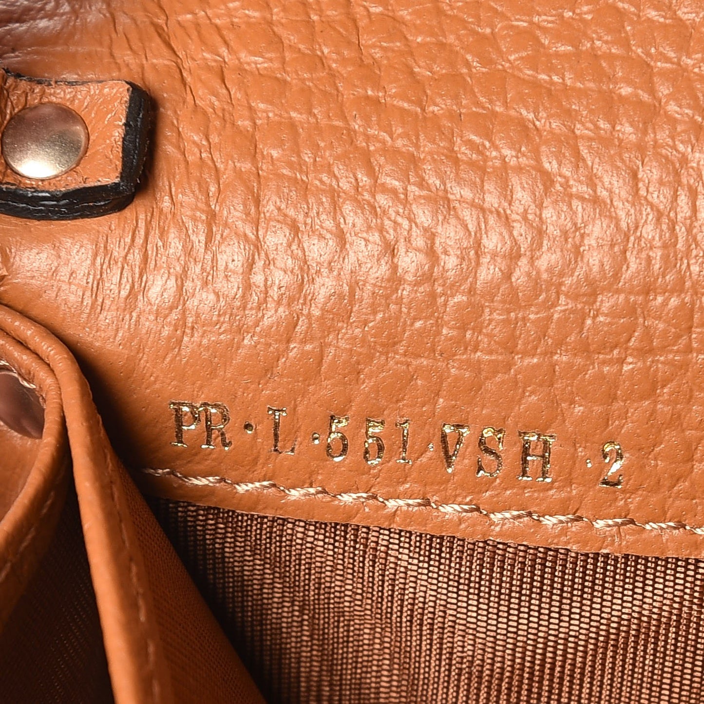 Pebbled Calfskin Rockstud Flap Wallet On Chain Light Cuir