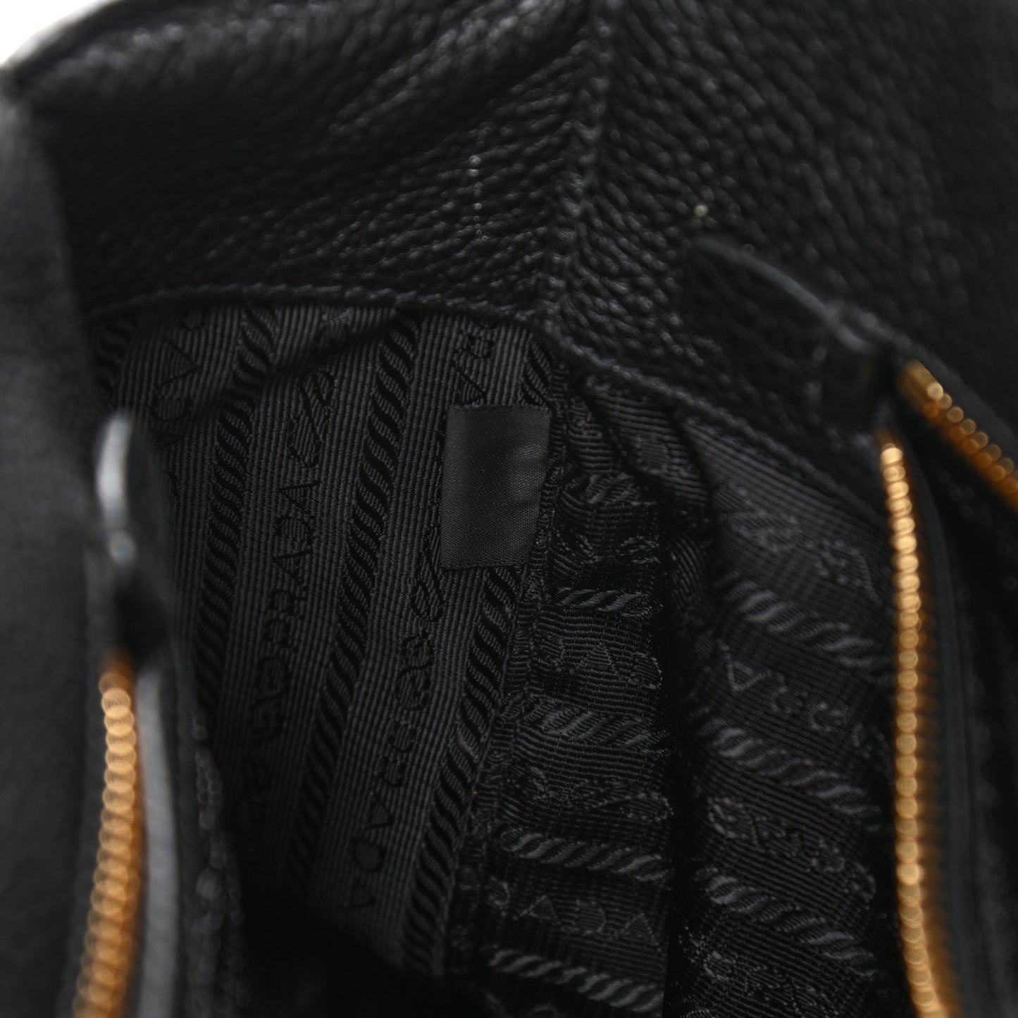 Vitello Phenix Tote Black